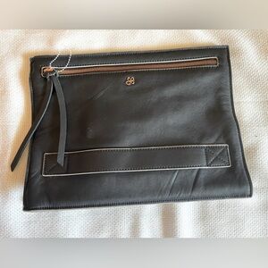 Punchcase by Leslie Hsu tablet case with built in charger.NWOT